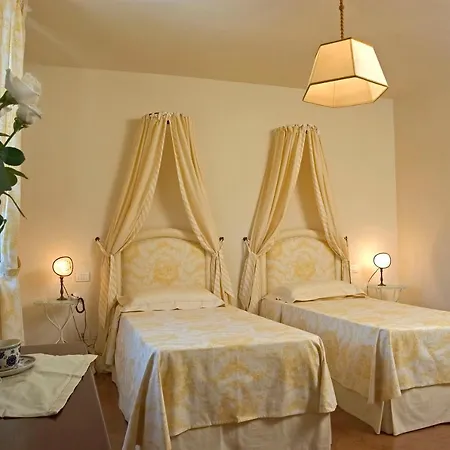 Signori 3* Марина-ді-П'єтразанта