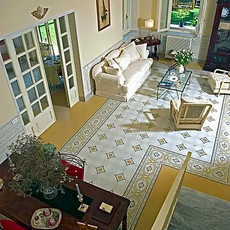 Signori Oda ve Kahvaltı