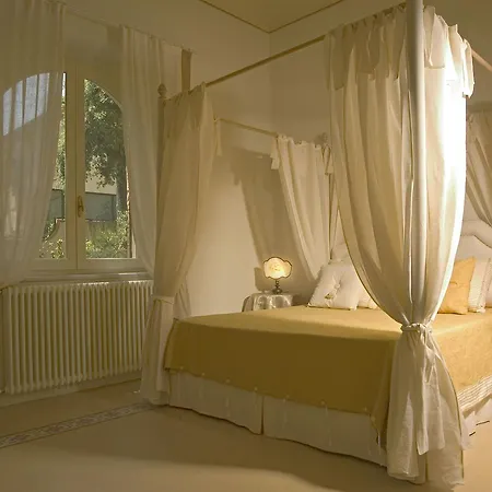 西格诺里别墅酒店 马里纳-迪-皮特拉桑塔